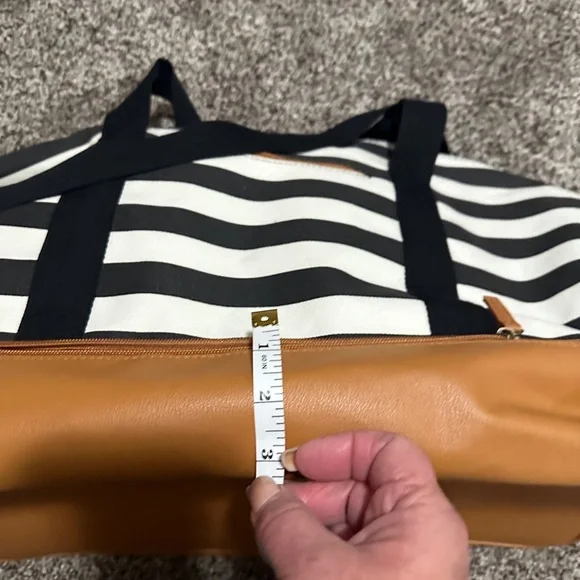 DSW Large travel bag with bottom zip compartment - Picture 7 of 8